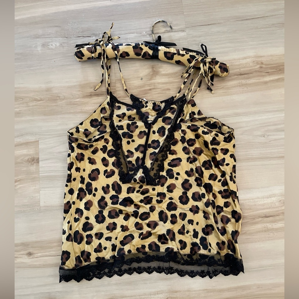 Silkscreen sleepwear set Women's
100% Silk Size large - Picture 2 of 13